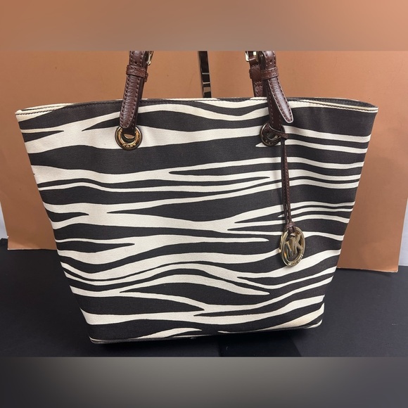 MICHAEL KORS black ivory, zebra stripes shoulder bag - Picture 4 of 13